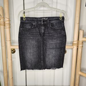 Washed Black Denim Pencil Skirt Size 6 (STRETCHY DENIM)